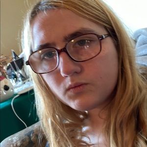 Meet your Posher, Elaina
